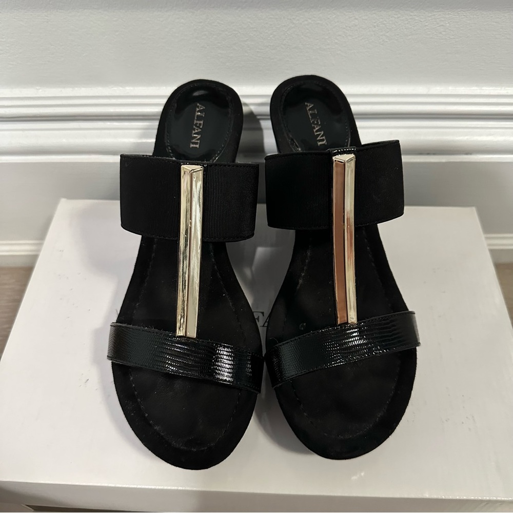 Women’s black heels